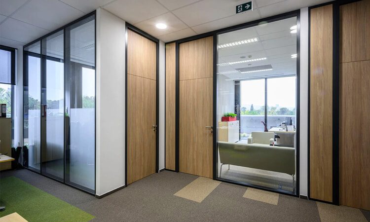 framed partitioning office 1