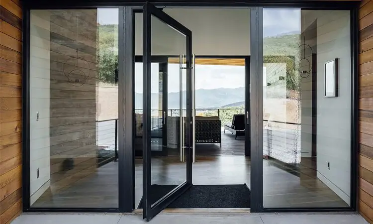 Exterior 3-panel pivot door