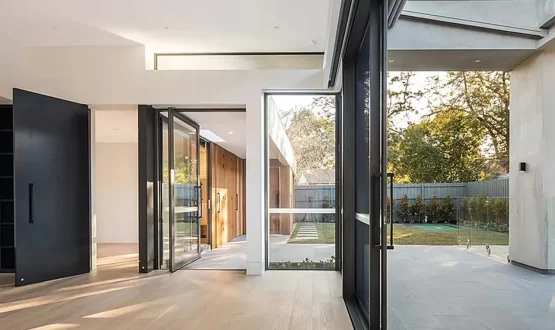 aluminium pivot door system 2