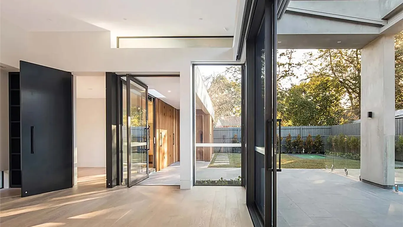 aluminium pivot door system 2