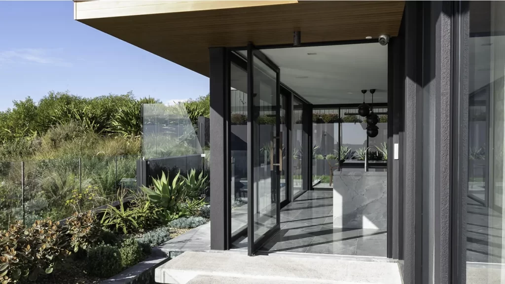 aluminium pivot door system 3