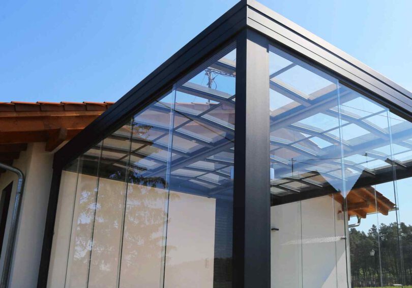 How to Make the Decision to Build a Sunroom or Pergola